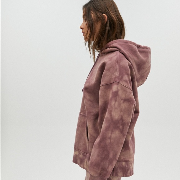 Aritzia Sweaters - Aritzia Boyfriend Hoodie
